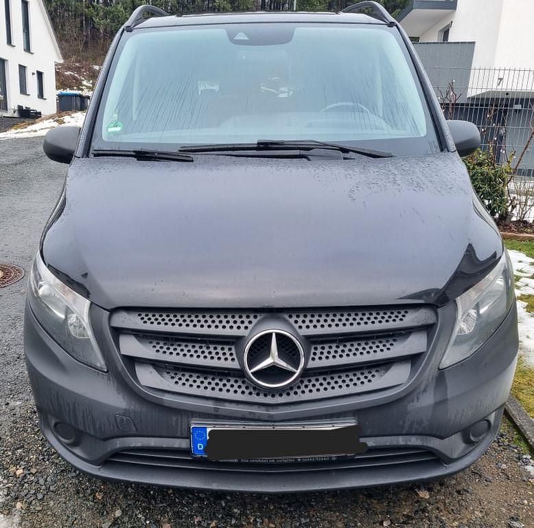 Schwarz Gebraucht 2020 Mercedes Vito Van | 19.800 € (Superpreis) - Bild 1/4