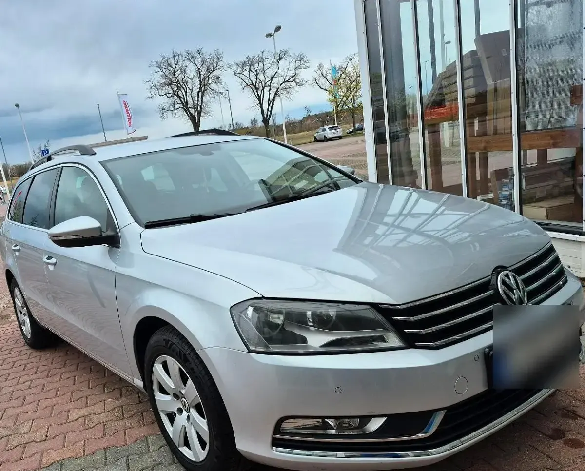 Gebraucht VW Passat 122 PS (89 kW) 2011 Grau Kombi