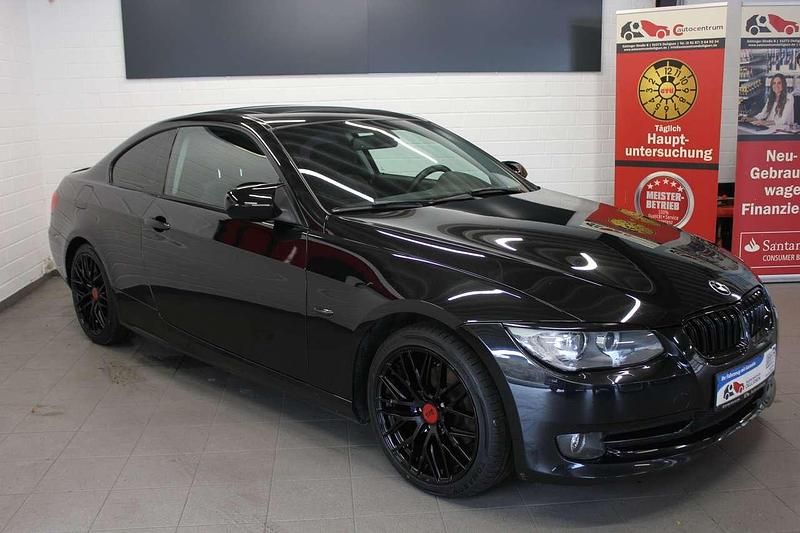 Gebraucht BMW 318 143 PS (105 kW) 2012 Black sapphire metallic Coupé