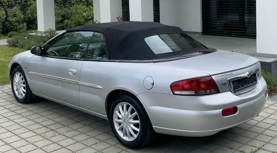 Second-hand Chrysler Sebring Cabriolet 203 CP (149 kW) 2003 Argintiu Cabrio
