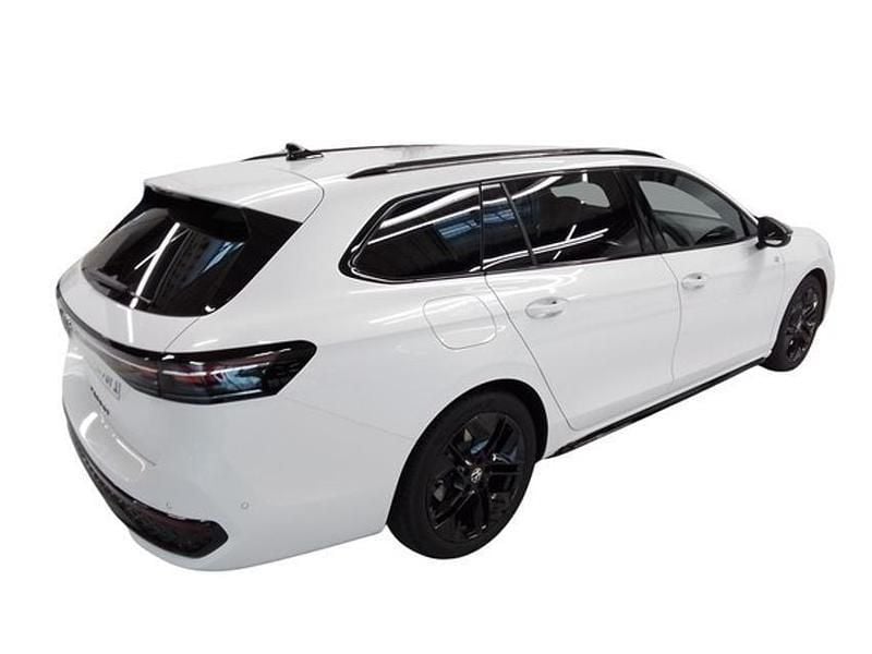 Gebraucht VW Passat R-line 193 PS (141 kW) 2025 Oryxweiß perlmutteffekt Kombi