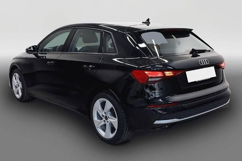 Używany Audi A3 Advanced 150 KM (110 kW) 2025 Czarny Sedan/Limuzyna