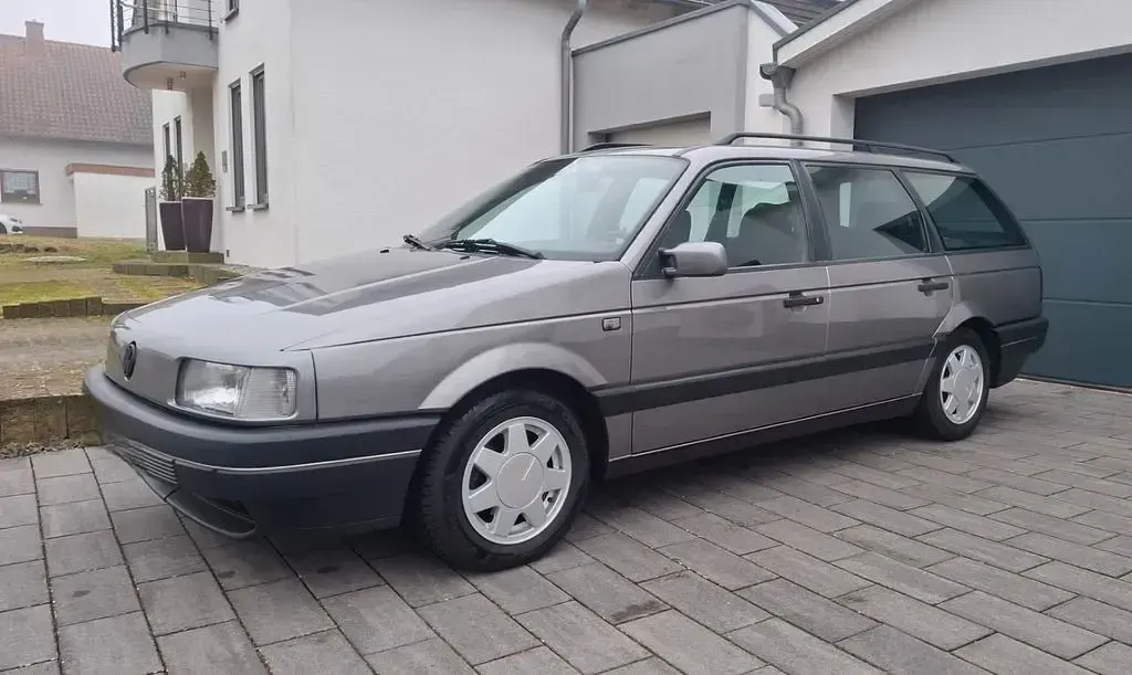 Gebraucht VW Passat 90 PS (66 kW) 1993 Grau Kombi