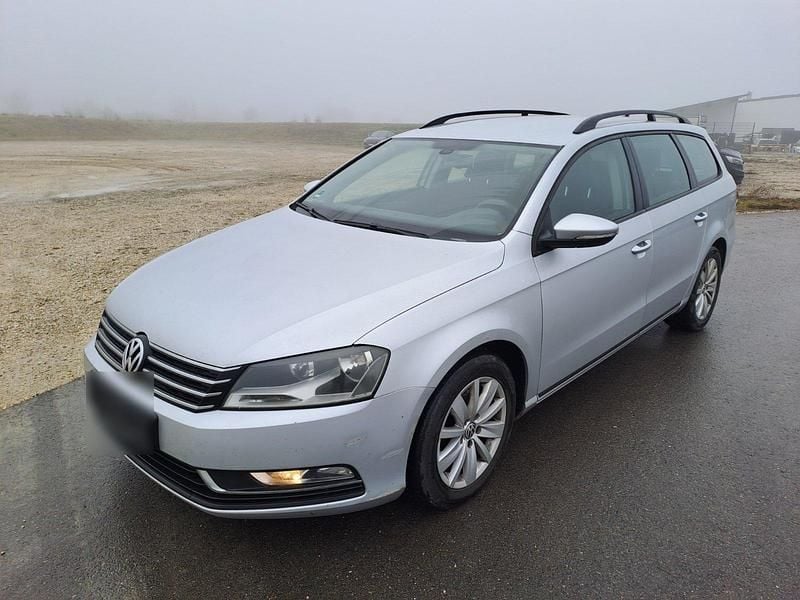 Gebraucht VW Passat 140 PS (102 kW) 2011 Silber Kombi