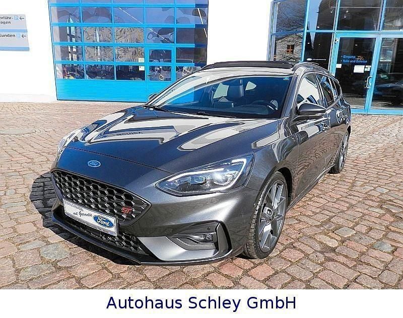 Grau Gebraucht 2021 Ford Focus ST Limousine | 26.490 € (Fairer Preis) - Bild 1/4