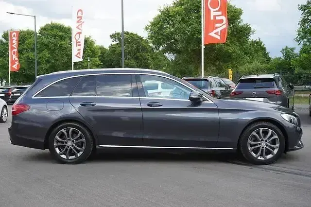 Gebraucht Mercedes C180 Avantgarde 156 PS (114 kW) 2016 Grau Kombi