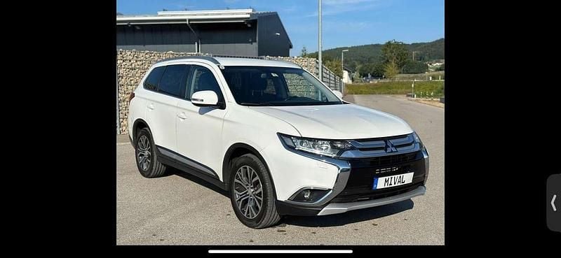 Gebraucht Mitsubishi Outlander Edition 150 PS (110 kW) 2017 Weiß SUV