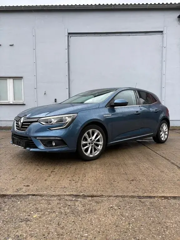 Gebraucht Renault Mégane IV Intens 132 PS (97 kW) 2016 Blau Limousine