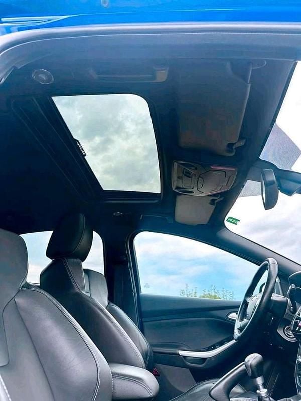 Second-hand Ford Focus ST 250 CP (183 kW) 2012 Albastru Berlinǎ