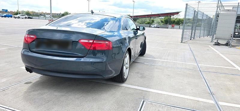 Second-hand Audi A5 S-Line 180 CP (132 kW) 2011 Gri Coupe