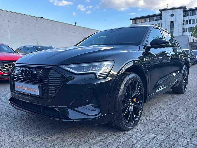 Mythosschwarz metallic Gebraucht 2023 Audi e-tron S-Line SUV | 31.950 € (Superpreis) - Bild 1/3