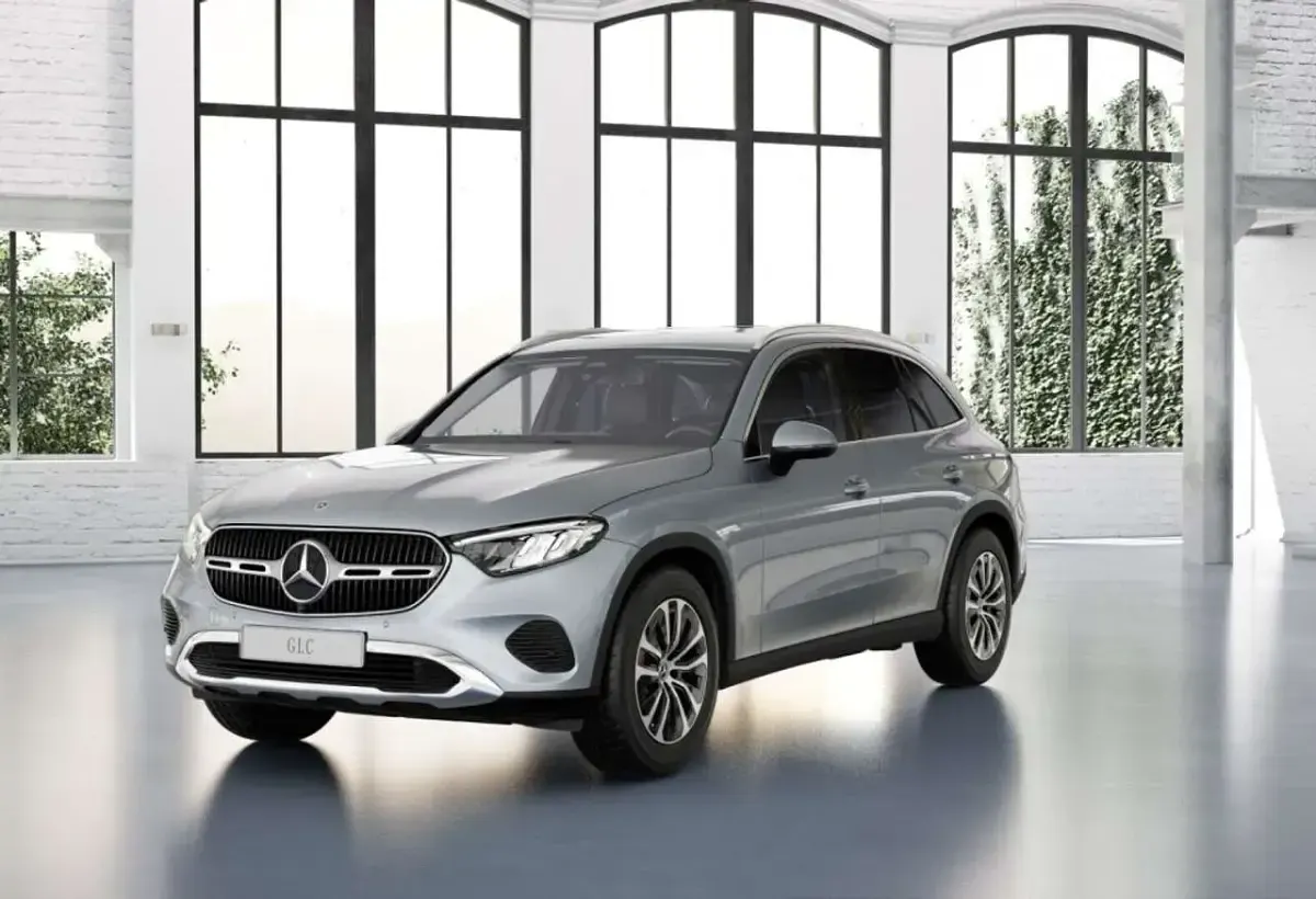 Gebraucht Mercedes GLC220 Avantgarde 197 PS (144 kW) 2025 Metalliclack hightechsilber SUV