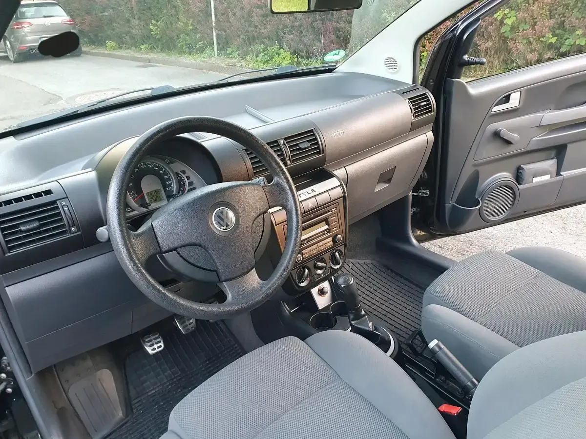 Usado VW Fox Style 60 CV (44 kW) 2011 Negro Utilitario