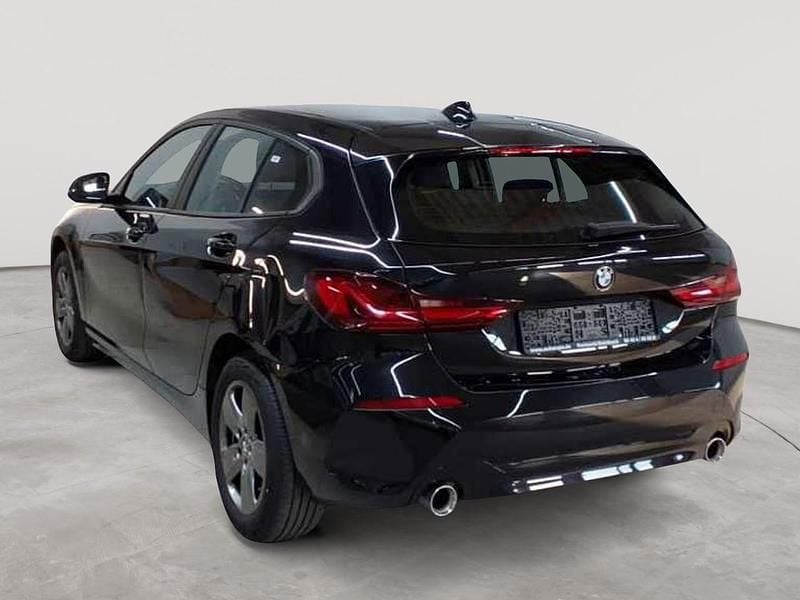 Usado BMW 118 Advantage 150 CV (110 kW) 2022 Negro Utilitario
