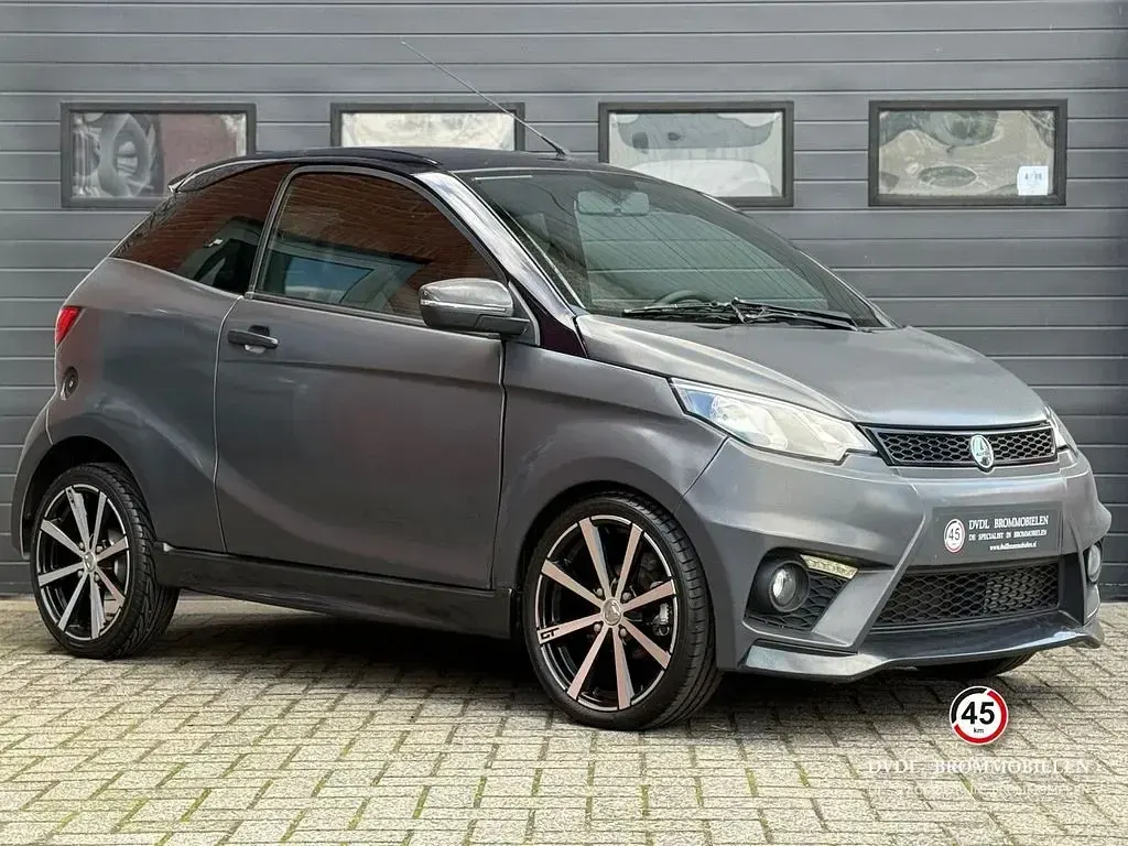 Używany Aixam Coupe GTI 2017 Szary Coupe