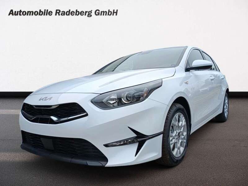 Gebraucht Kia Ceed 136 PS (100 kW) 2024 (wd) cararraweiss Kleinwagen