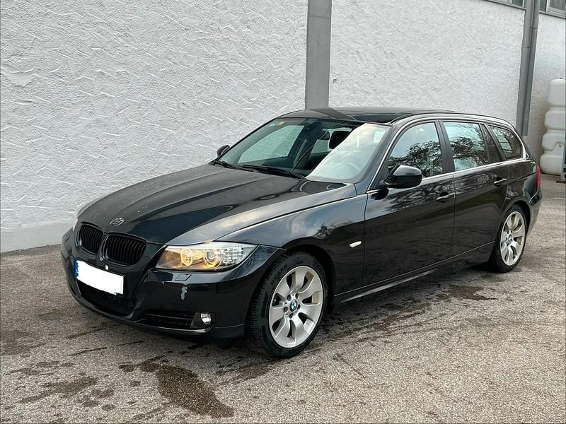 Gebraucht BMW 325 204 PS (150 kW) 2011 Schwarz Kombi
