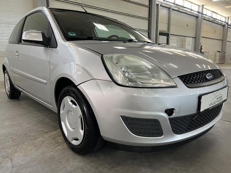 Gebraucht Ford Fiesta Style 60 PS (44 kW) 2007 Silber Kleinwagen