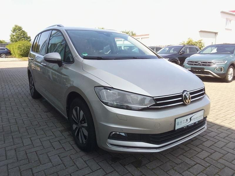Silber Gebraucht 2024 VW Touran Move Van / Kleinbus | 34.980 € (Guter Preis) - Bild 1/4