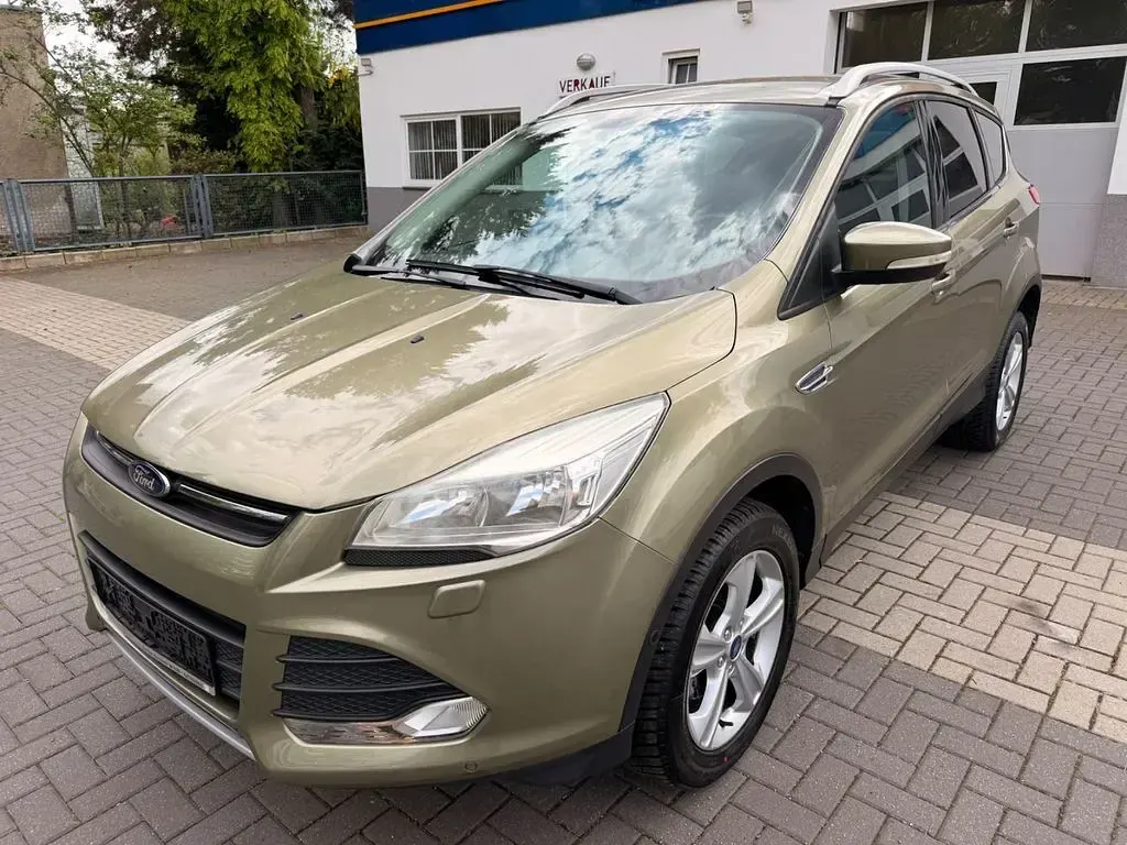 Używany Ford Kuga Trend 150 KM (110 kW) 2014 Zielony SUV