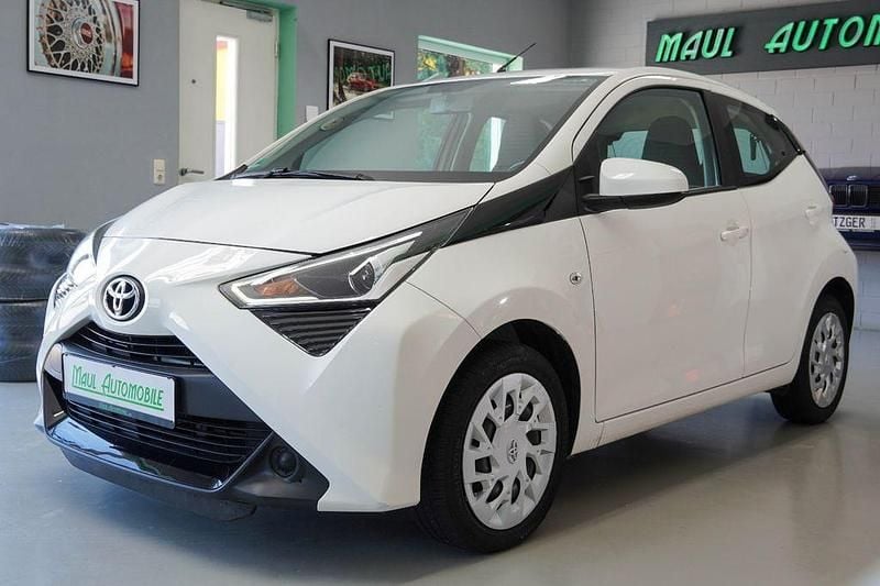Weiß Gebraucht 2019 Toyota Aygo Kleinwagen | 8.490 € (Guter Preis) - Bild 1/4