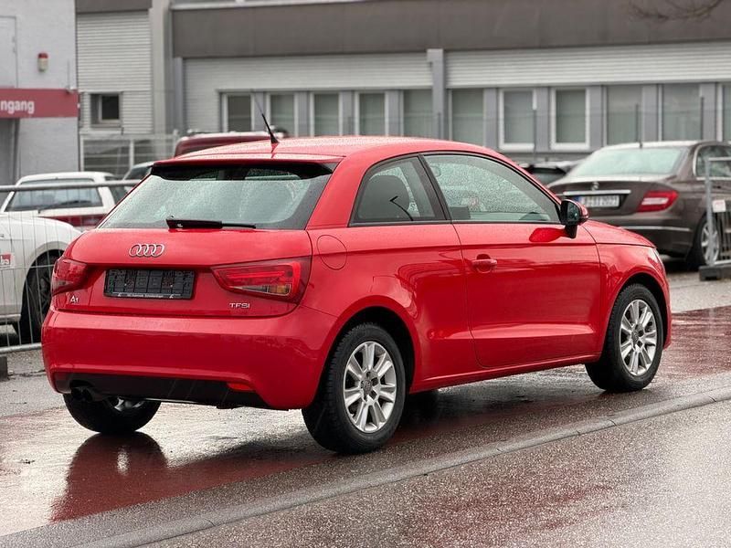 Gebraucht Audi A1 Attraction 122 PS (89 kW) 2010 Rot Kleinwagen