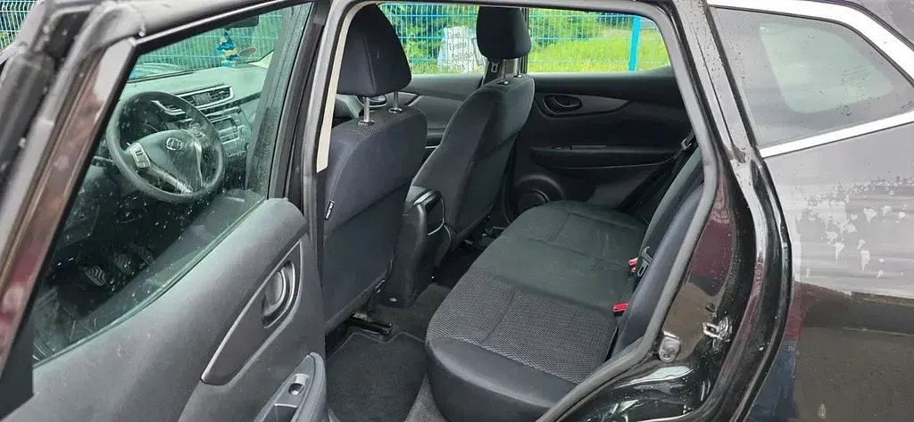 Gebraucht Nissan Qashqai 110 PS (80 kW) 2015 Schwarz SUV