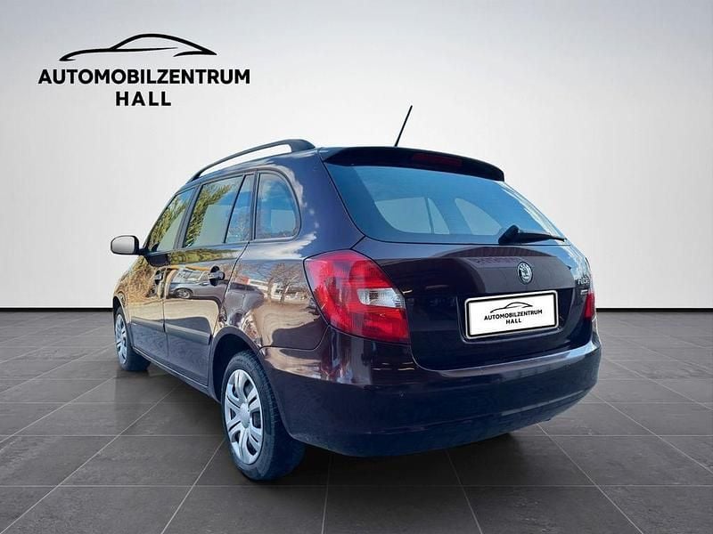 Gebraucht Skoda Fabia Ambiente 105 PS (77 kW) 2011 Violett Kombi