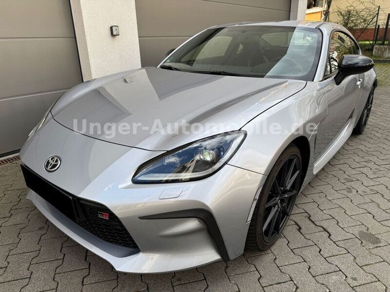 Silber Gebraucht 2023 Toyota GR86 Premium Coupé | 34.900 € (Fairer Preis) - Bild 1/4