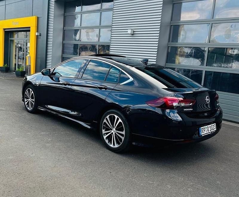 Gebraucht Opel Insignia Dynamic 165 PS (121 kW) 2017 Blau Limousine