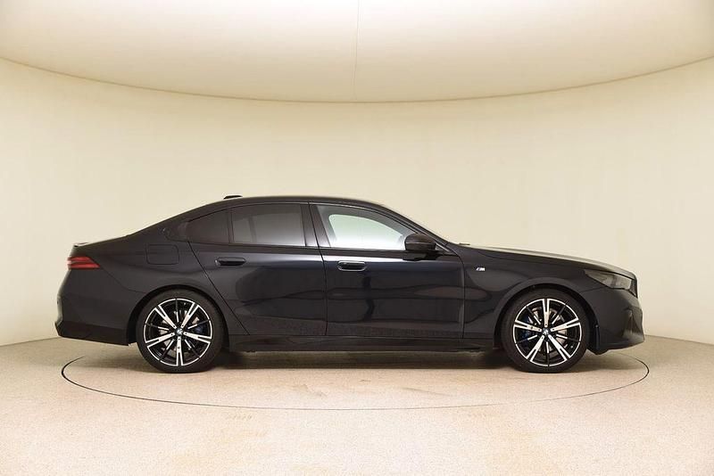 Gebraucht BMW 520 M Sport 197 PS (144 kW) 2024 Schwarz Limousine
