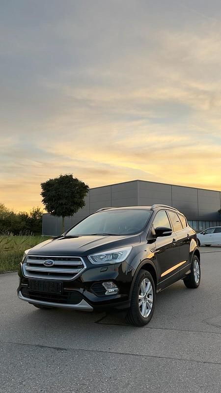 Schwarz Gebraucht 2019 Ford Kuga SUV | 12.999 € (Guter Preis) - Bild 1/4