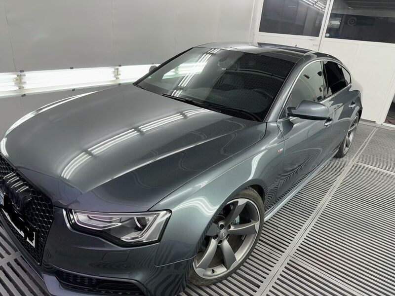 Grau Gebraucht 2011 Audi A5 Sportback Design Limousine | 10.497 € (Fairer Preis) - Bild 1/4