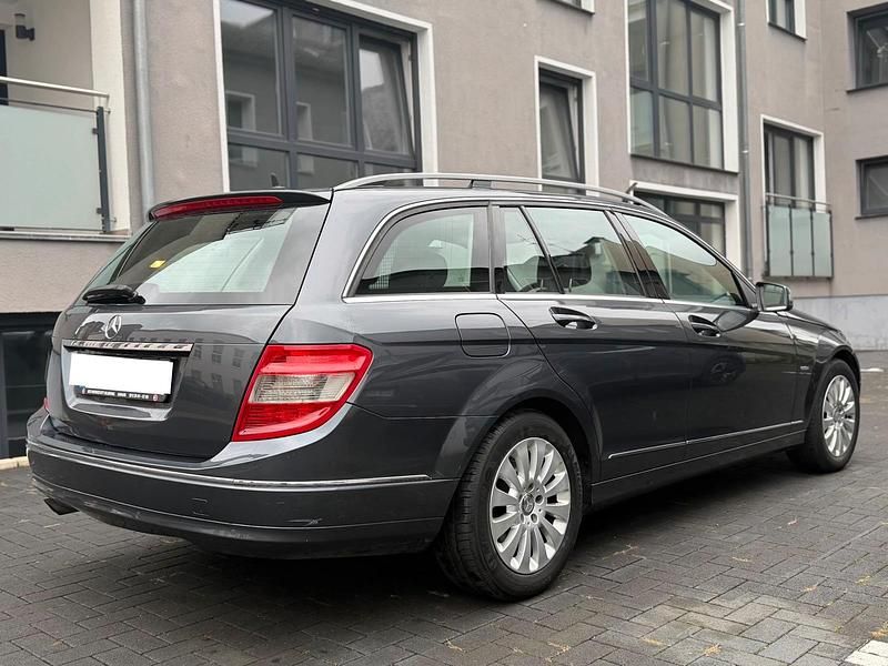 Gebraucht Mercedes C180 Avantgarde 156 PS (114 kW) 2010 Grau Kombi