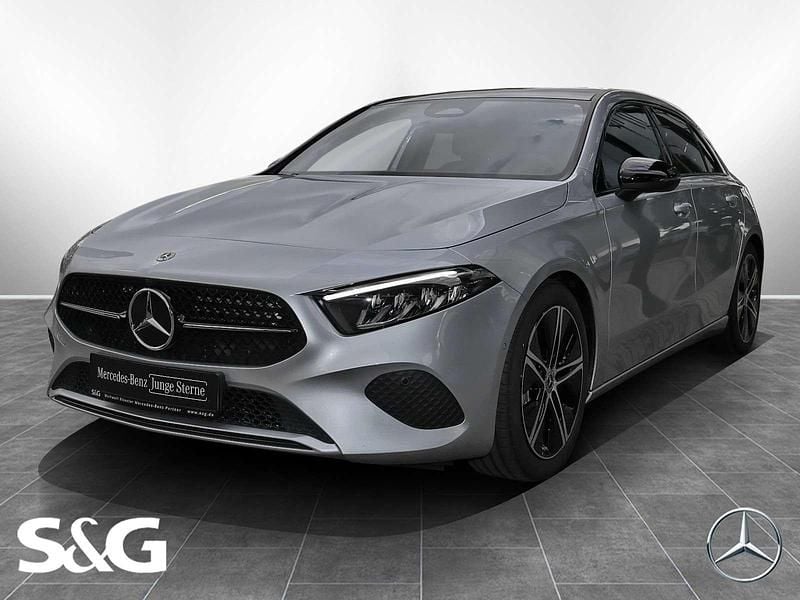 Metalliclack hightechsilber Gebraucht 2024 Mercedes A200 Progressive Limousine | 30.850 € (Fairer Preis) - Bild 1/4