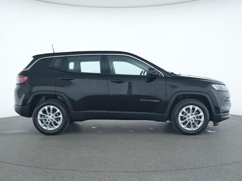 Gebraucht Jeep Compass Altitude 131 PS (96 kW) 2024 Schwarz SUV