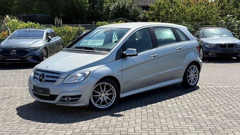 Polarsilber metalliclack Gebraucht 2010 Mercedes B200 Van / Kleinbus | 4.850 € (Guter Preis) - Bild 1/4