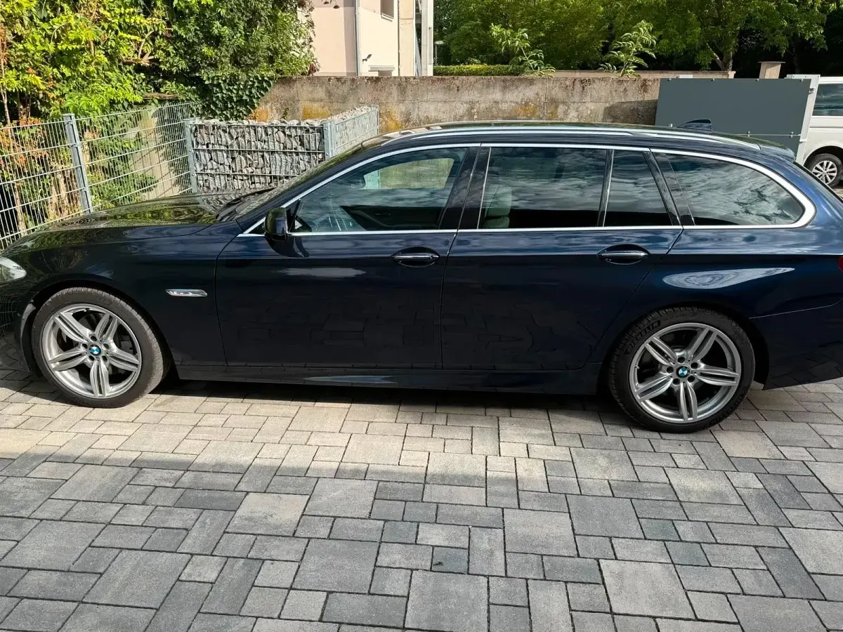 Gebraucht BMW 535 M Sport 313 PS (230 kW) 2011 Blau Kombi