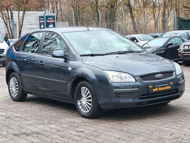 Gebraucht Ford Focus Fun X 101 PS (74 kW) 2011 Grau Limousine