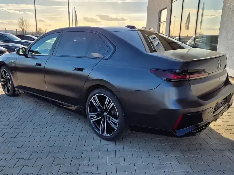 Occasion BMW M760e Performance 571 ch (419 kW) 2023 Gris Berline