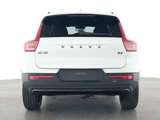 Occasion Volvo XC40 Plus 163 ch (119 kW) 2025 Blanc SUV