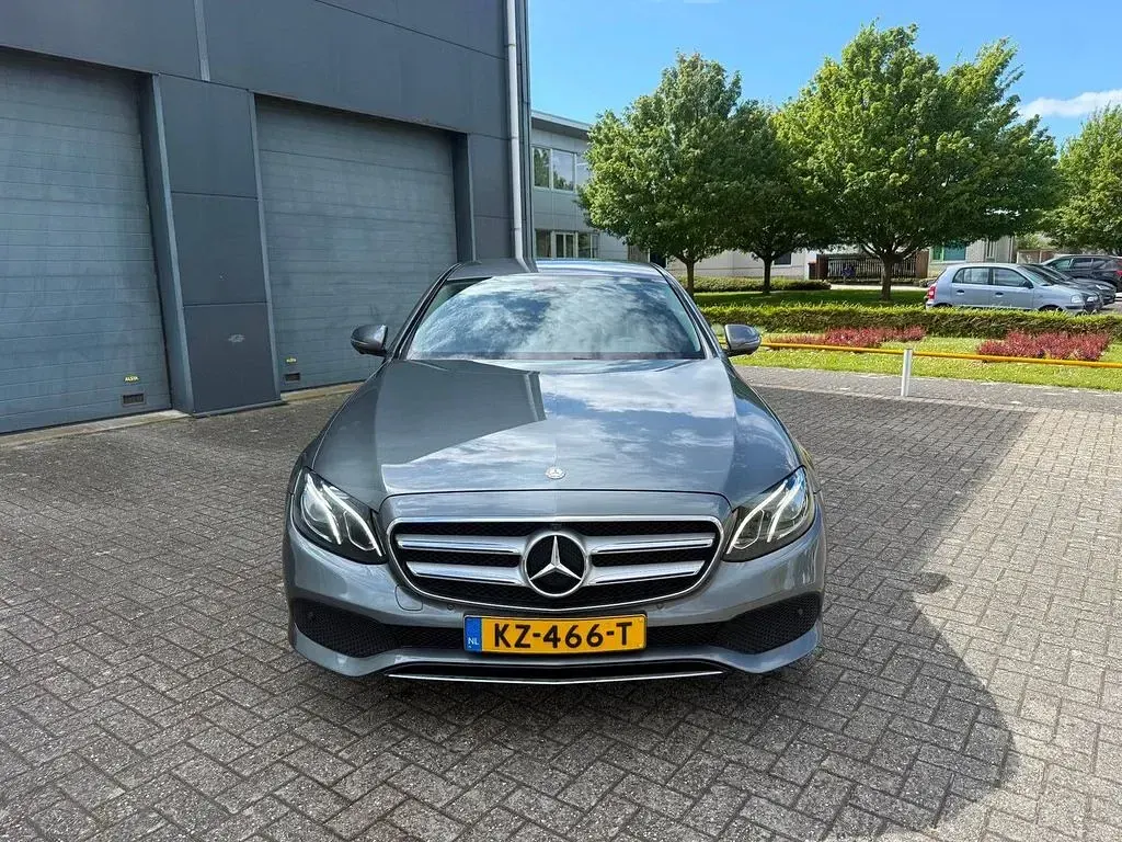 Gebraucht Mercedes E350 Edition 211 PS (155 kW) 2016 Grau Limousine