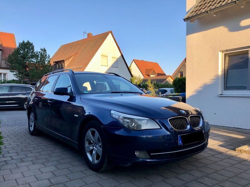 Blau Gebraucht 2010 BMW 530 Exclusive Kombi | 4.000 € (Superpreis) - Bild 1/4