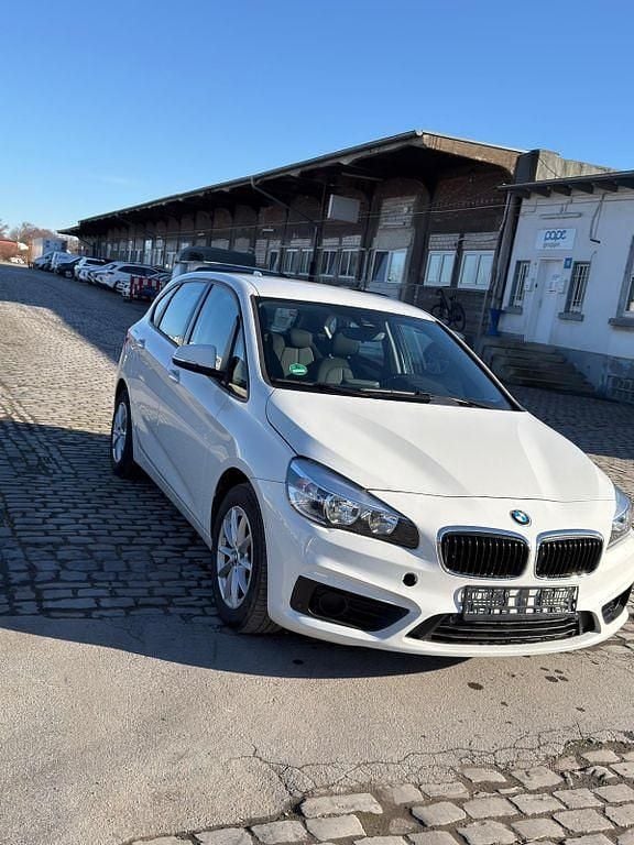 Gebraucht BMW 218 140 PS (102 kW) 2015 Weiß Van / Kleinbus