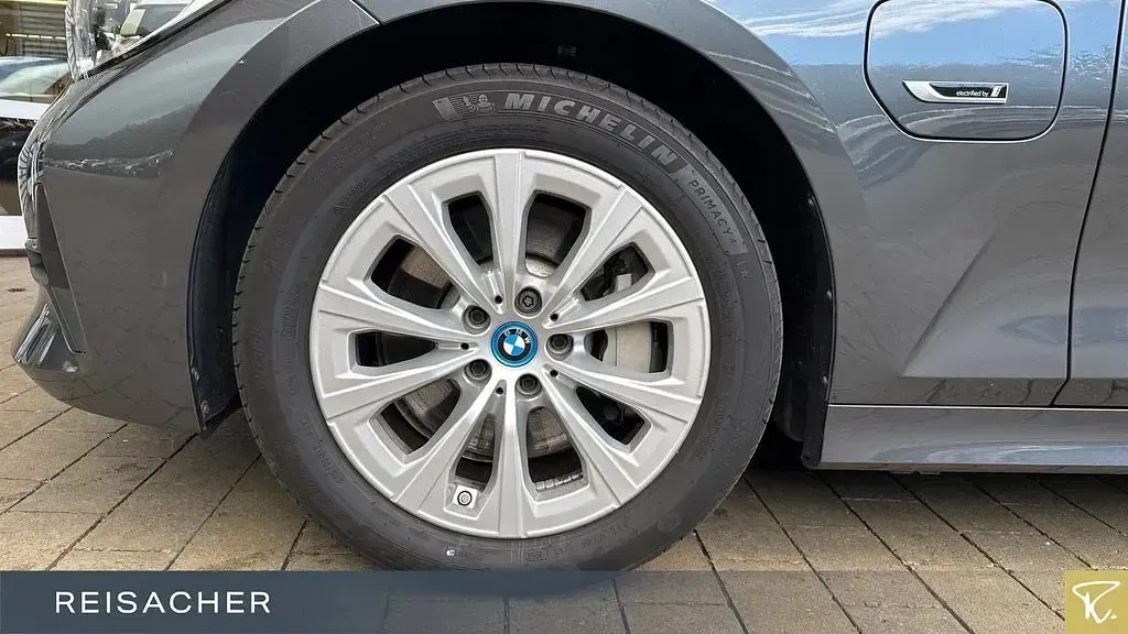 Gebraucht BMW 330e Advantage 184 PS (135 kW) 2022 Grau Limousine