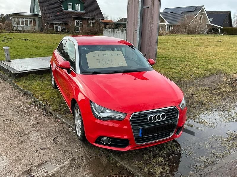 Gebraucht Audi A1 Ambiente 105 PS (77 kW) 2011 Rot Kleinwagen