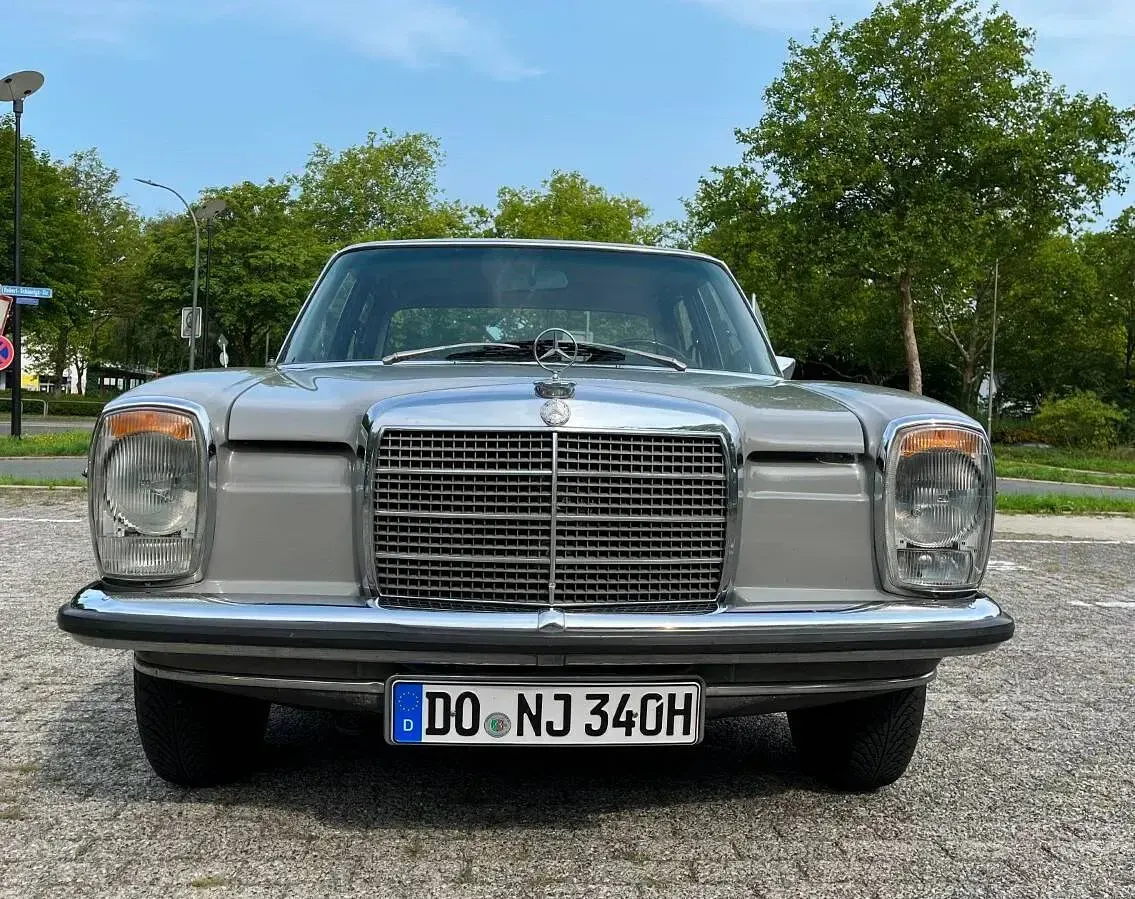 Gebraucht Mercedes 200 95 PS (69 kW) 1972 Grau Limousine