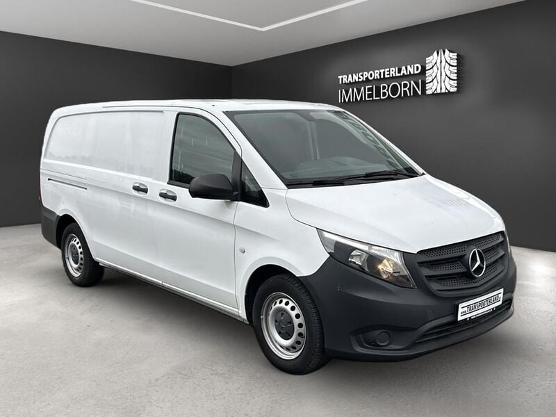 Weiß Gebraucht 2018 Mercedes Vito Van / Kleinbus | 16.490 € (Fairer Preis) - Bild 1/4