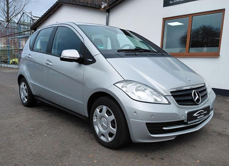 Gebraucht Mercedes A160 95 PS (69 kW) 2011 Silber Kleinwagen