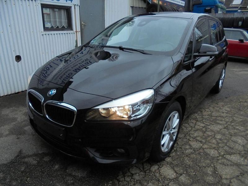 Schwarz Gebraucht 2018 BMW 216 Gran Tourer Advantage Van / Kleinbus | 11.950 € (Guter Preis) - Bild 1/4